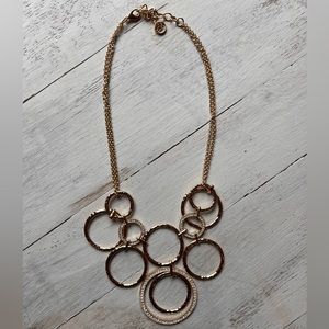 NWOT Lilly Pulitzer gold statement hoop necklace